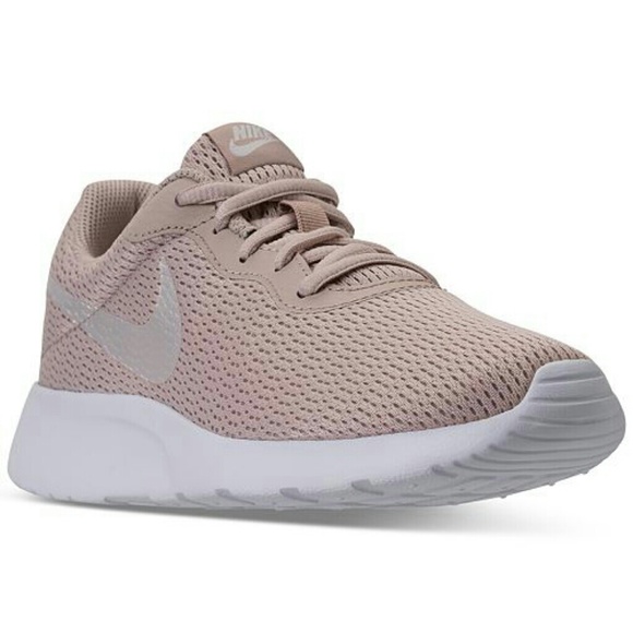 Nike Shoes - NIB Womens Nike Tanjun